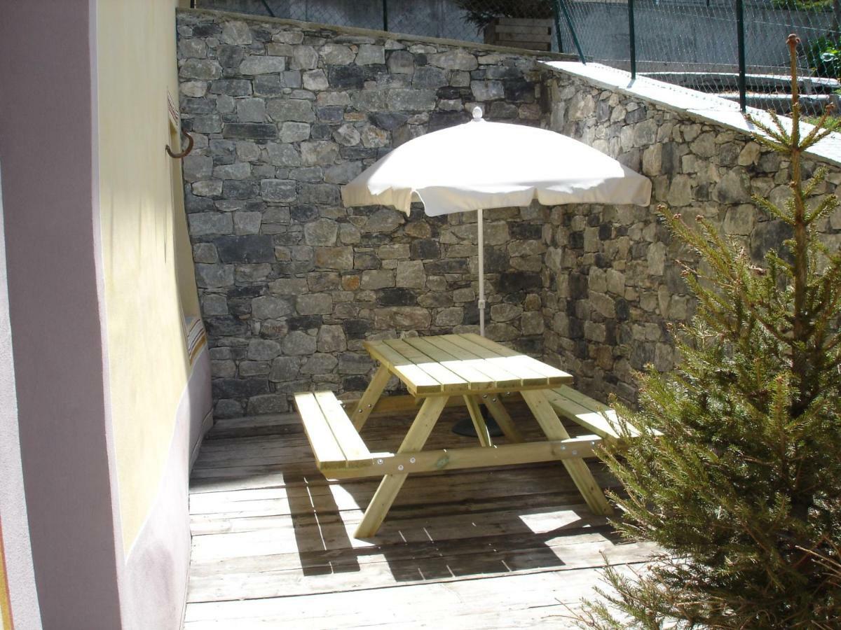 발루아 Chez Le Marquis Du Pontet 아파트 외부 사진