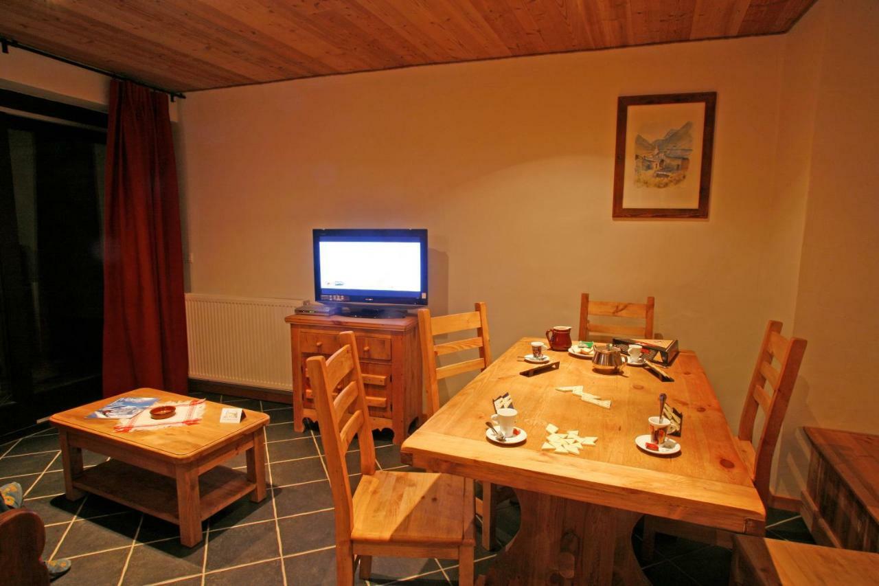 발루아 Chez Le Marquis Du Pontet 아파트 외부 사진